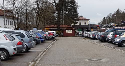 Parken-Bahnhof1.jpg