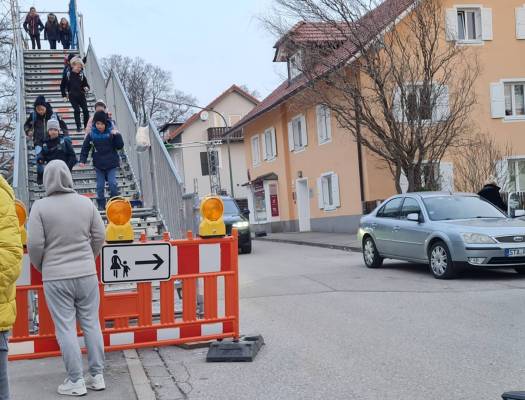 Hochbr-cke17.jpg