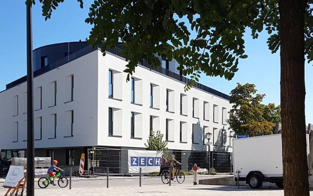 Hupfauf-Platz5.jpg