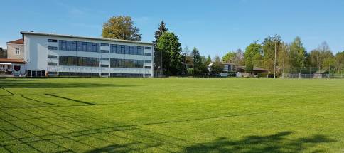 Fu-ballplatz-Traubing.jpg