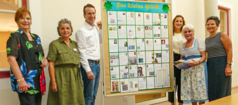 Stefan_Frey_zu_Besuch_bei_der_Ausstellung_Das_kleine_Gl-ck.png
