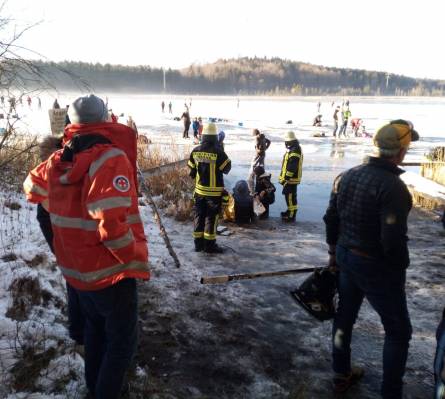 Deixlfurter-Weiher-F-Wasserwacht.jpg