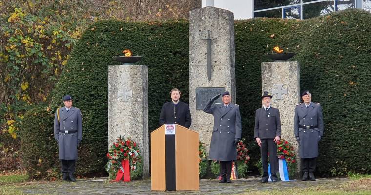 25-Kriegerdenkmal.jpg